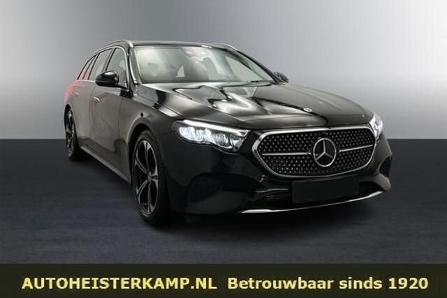 Zwart Gebruikt 2024 Mercedes 220 Avantgarde Stationwagen | € 65.950 - Afbeelding 1/4