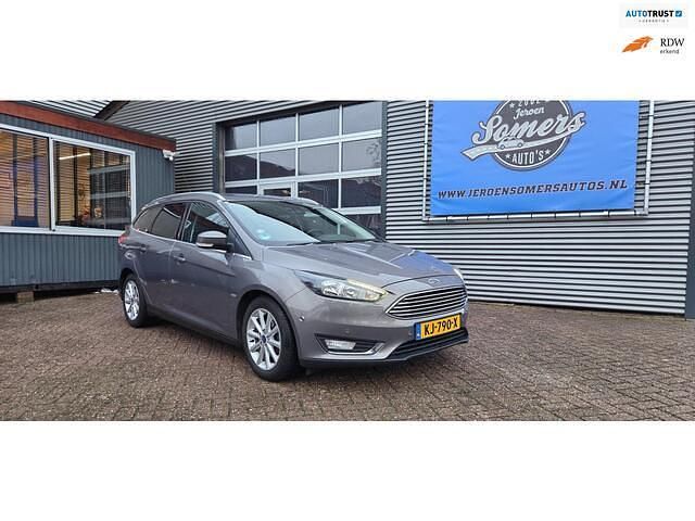Bruin Occasion 2016 Ford Focus Titanium Stationwagen | € 6.450 (Goede deal) - Afbeelding 1/4