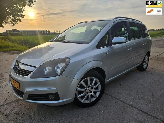 Grijs Gebruikt 2007 Opel Zafira Cosmo MPV | € 1.750 (Eerlijke prijs) - Afbeelding 1/4