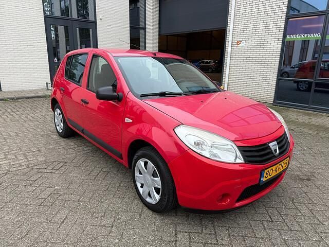 Occasion Dacia Sandero Ambiance 75 PK (55 kW) 2009 Rood Hatchback