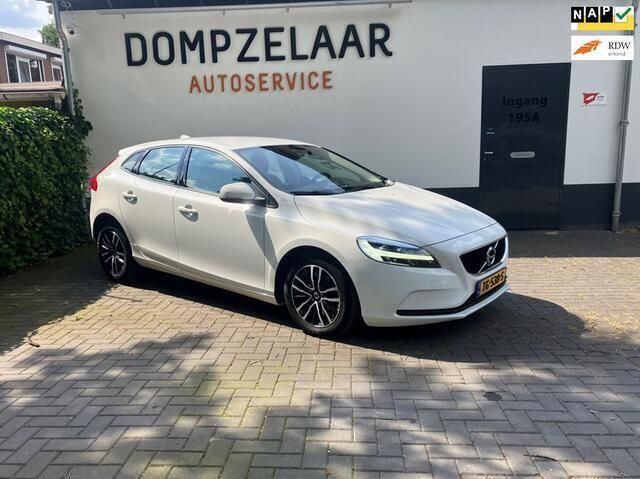 Wit Gebruikt 2018 Volvo V40 Stationwagen | € 15.999 (Goede deal) - Afbeelding 1/4