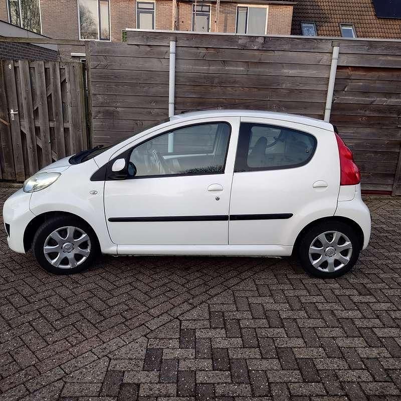 Occasion Peugeot 107 68 PK (50 kW) 2011 Wit Hatchback