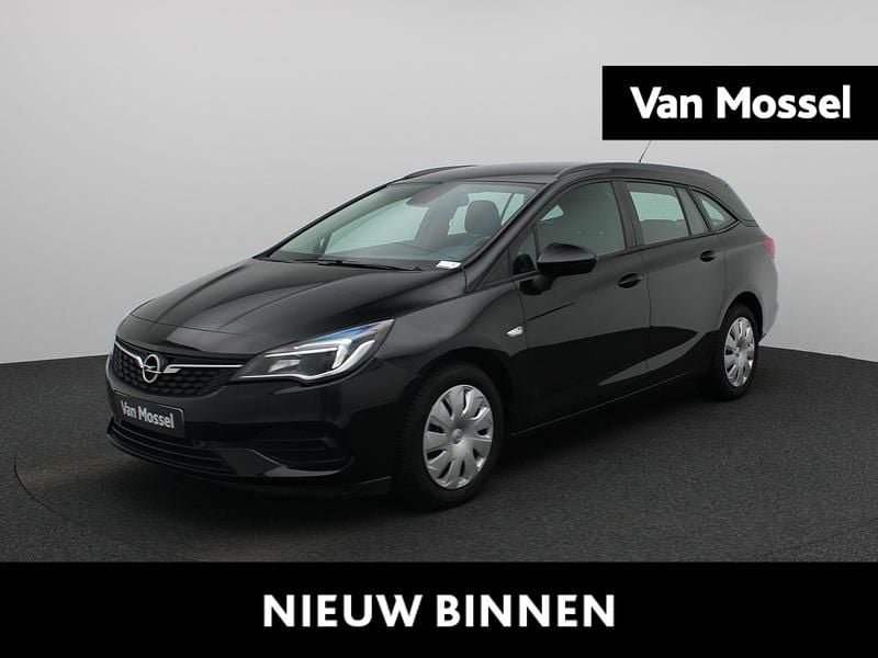 Zwart Gebruikt 2021 Opel Astra Edition Stationwagen | € 13.900 (Goede deal) - Afbeelding 1/4