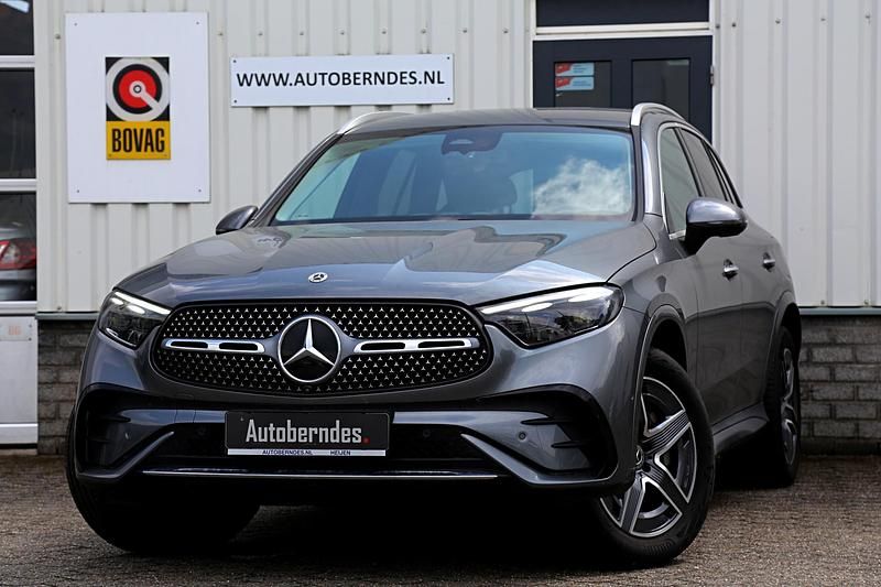 Grijs Gebruikt 2023 Mercedes GLC300e AMG line SUV | € 66.900 (Goede deal) - Afbeelding 1/4