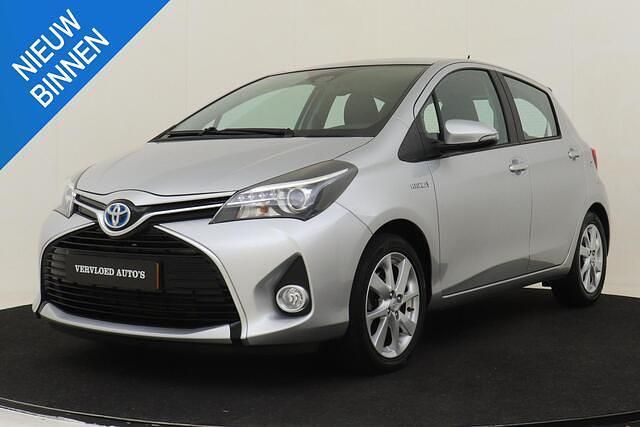 Grijs Gebruikt 2015 Toyota Yaris Hatchback | € 12.890 (Eerlijke prijs) - Afbeelding 1/4