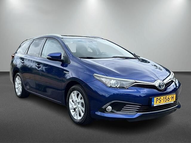 Blauw (metallic) Occasion 2017 Toyota Auris Touring Sports Stationwagen | € 15.401 - Afbeelding 1/3