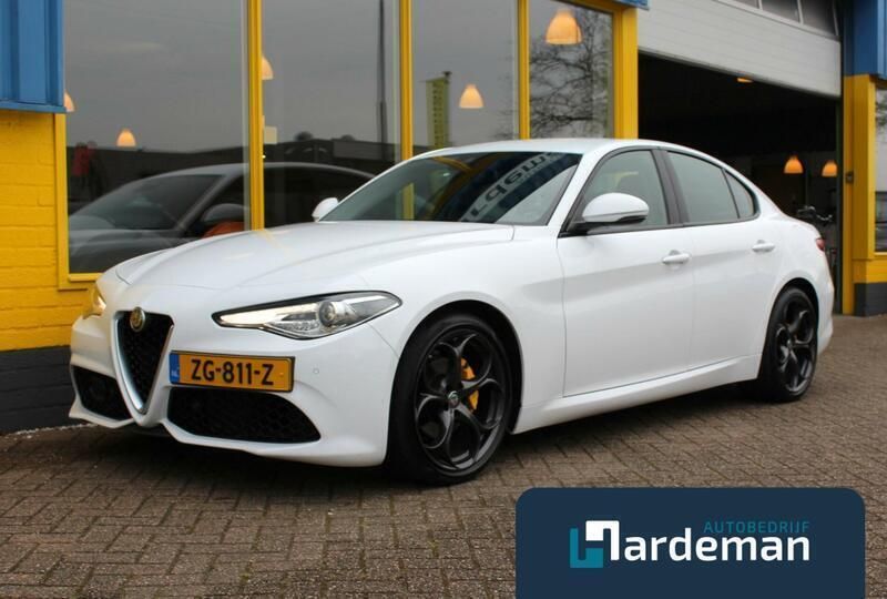 Wit Gebruikt 2019 Alfa Romeo Giulia Veloce Sedan | € 27.800 (Eerlijke prijs) - Afbeelding 1/4