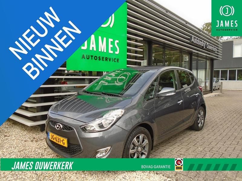 Grijs Gebruikt 2016 Hyundai ix20 GO! MPV | € 14.245 (Eerlijke prijs) - Afbeelding 1/4
