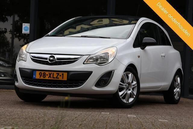 Wit Gebruikt 2012 Opel Corsa Color Edition Hatchback | € 4.245 (Iets duurder) - Afbeelding 1/4