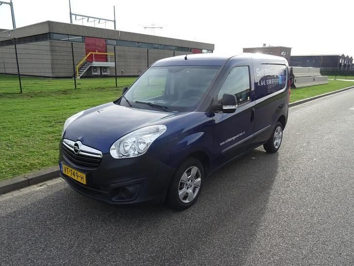 (metallic) Gebruikt 2016 Opel Combo Edition Van | € 3.895 (Goede deal) - Afbeelding 1/4