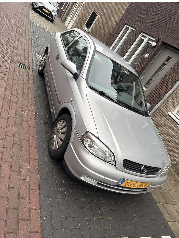 Gebruikt 1999 Opel Astra Edition Sedan | € 2.100 (Iets duurder) - Afbeelding 1/4