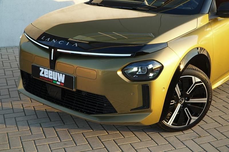 Occasion Lancia Ypsilon 206 kW (281 PK) 2024 Goud Hatchback