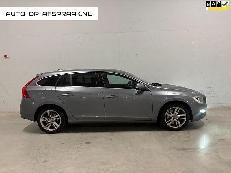 Grijs (metallic) Occasion 2016 Volvo V60 Stationwagen | € 5.999 (Super prijs) - Afbeelding 1/4