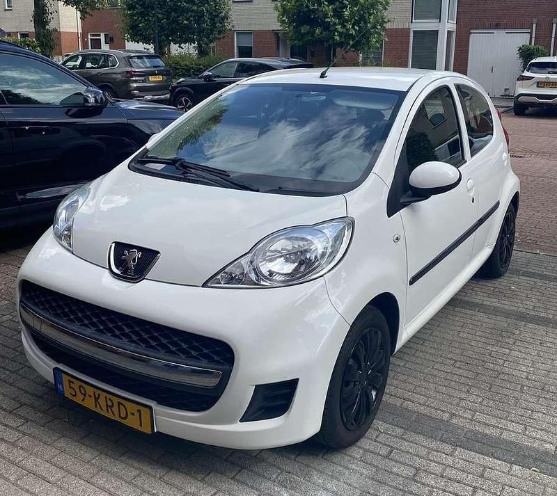 Wit Gebruikt 2010 Peugeot 107 Hatchback | € 2.250 (Goede deal) - Afbeelding 1/3