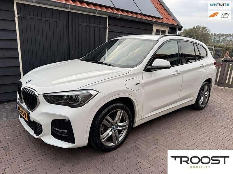 Wit Gebruikt 2022 BMW X1 M Sport SUV | € 26.900 (Super prijs) - Afbeelding 1/4