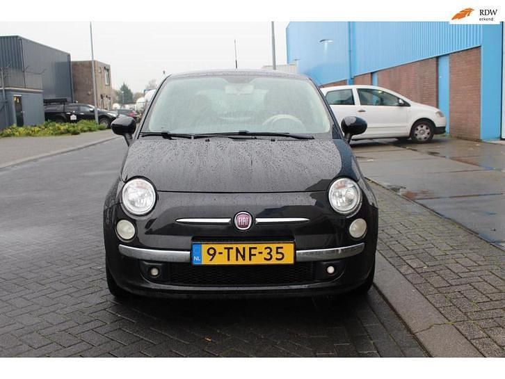 Zwart Gebruikt 2010 Fiat 500 Lounge Hatchback | € 4.242 (Goede deal) - Afbeelding 1/4