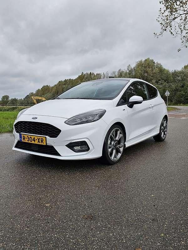 Wit Gebruikt 2021 Ford Fiesta ST-Line Hatchback | € 15.750 (Super prijs) - Afbeelding 1/4