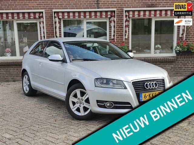 Grijs Gebruikt 2011 Audi A3 Attraction Hatchback | € 6.400 (Goede deal) - Afbeelding 1/4