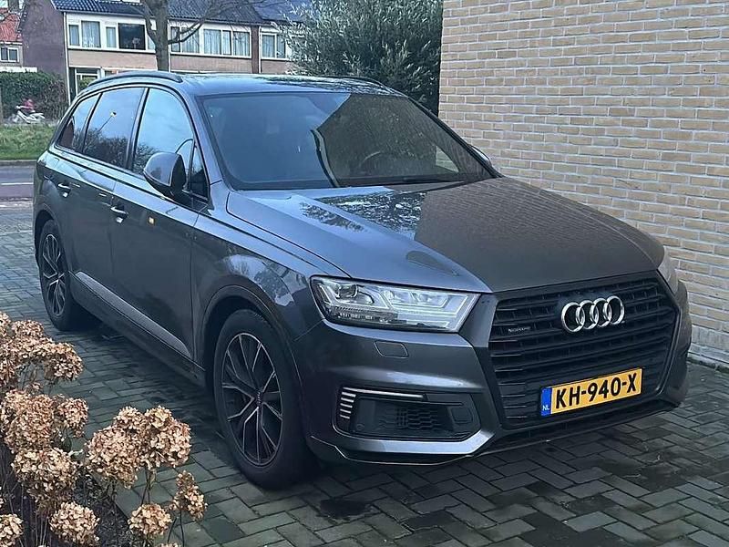 Grijs Gebruikt 2016 Audi Q7 SUV | € 27.500 (Goede deal) - Afbeelding 1/4