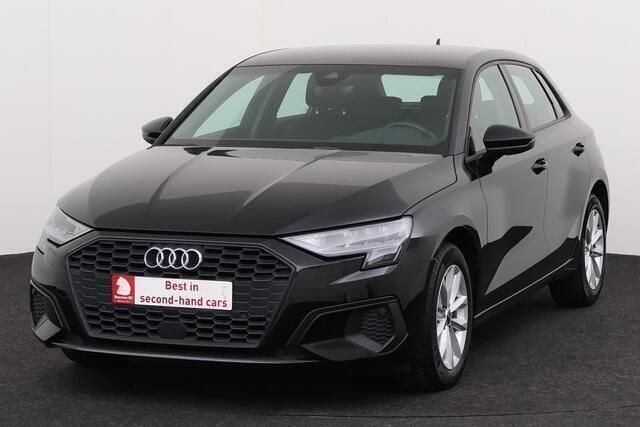 Zwart Gebruikt 2022 Audi A3 Attraction | € 24.995 (Eerlijke prijs) - Afbeelding 1/4