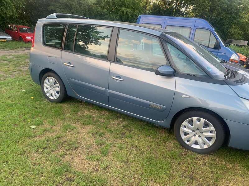 Grijs Gebruikt 2005 Renault Grand Espace Initiale MPV | € 1.750 - Afbeelding 1/4