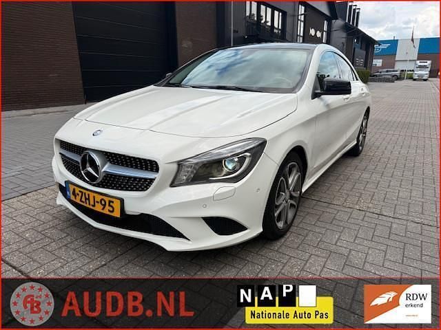 Wit Gebruikt 2015 Mercedes CLA180 Edition Sedan | € 9.950 (Eerlijke prijs) - Afbeelding 1/4