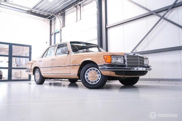 Bruin Gebruikt 1976 Mercedes S280 Sedan | € 24.990 - Afbeelding 1/4