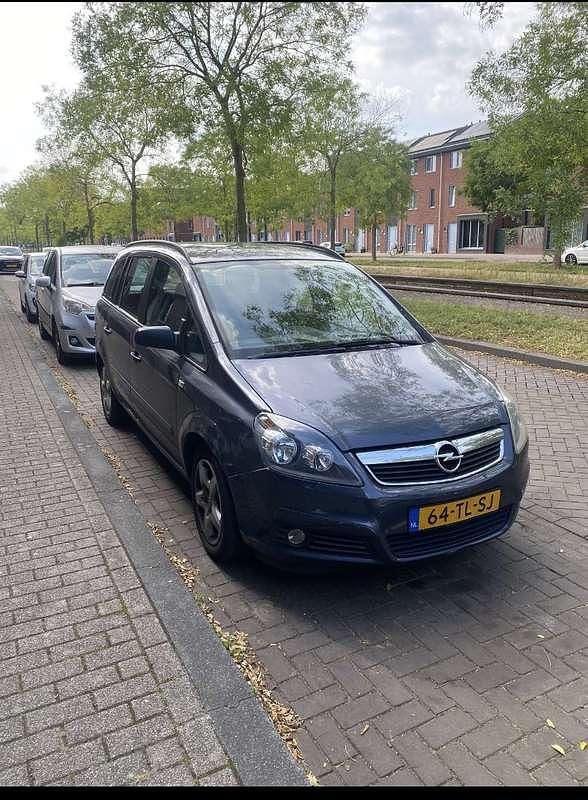 Grijs Gebruikt 2006 Opel Zafira Business MPV | € 950 (Goede deal) - Afbeelding 1/4