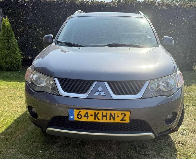 Grijs Gebruikt 2009 Mitsubishi Outlander SUV | € 6.250 (Goede deal) - Afbeelding 1/4