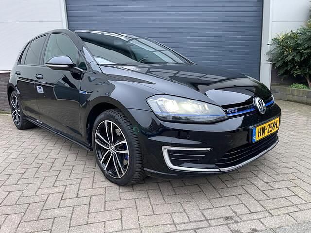 Occasion VW Golf VII GTE 150 PK (110 kW) 2015 Zwart (metallic) Hatchback