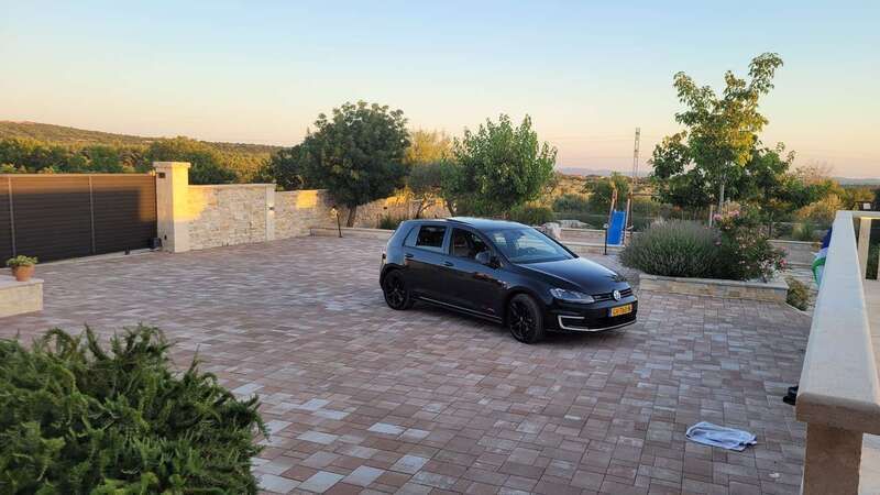 Zwart Gebruikt 2015 VW Golf VII GTE Hatchback | € 13.000 (Eerlijke prijs) - Afbeelding 1/4