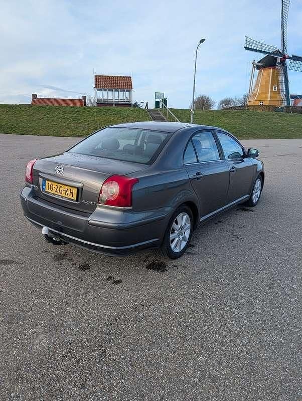 Occasion Toyota Avensis Luna 147 PK (108 kW) 2008 Grijs Sedan