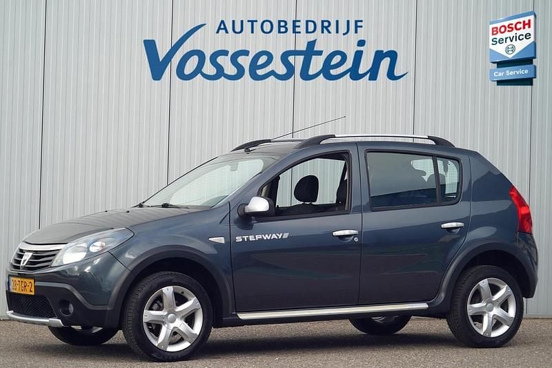 Grijs Gebruikt 2012 Dacia Sandero Stepway Hatchback | € 4.850 (Eerlijke prijs) - Afbeelding 1/4
