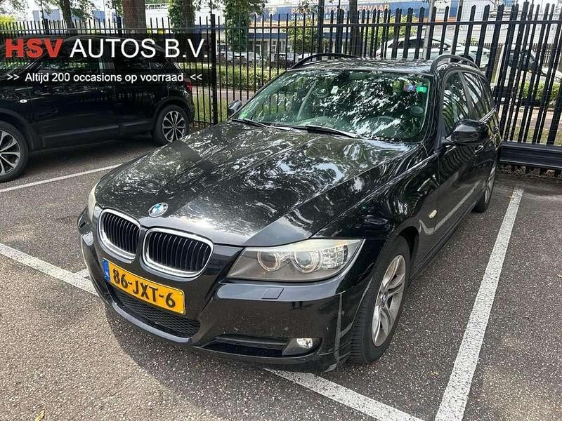 Zwart Gebruikt 2009 BMW 318 Stationwagen | € 2.999 (Goede deal) - Afbeelding 1/3