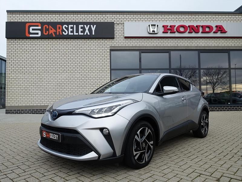 Zilver Occasion 2022 Toyota C-HR SUV | € 24.990 (Iets duurder) - Afbeelding 1/4