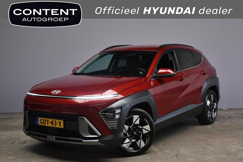 Rood Gebruikt 2024 Hyundai Kona Comfort SUV | € 30.940 (Iets duurder) - Afbeelding 1/4