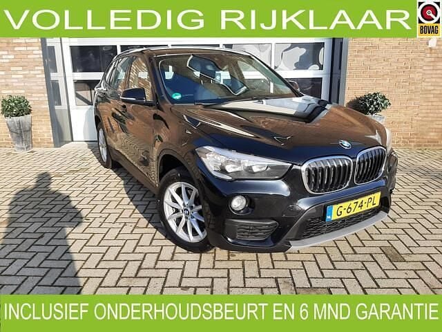 Zwart Occasion 2017 BMW X1 Executive SUV | € 14.999 (Goede deal) - Afbeelding 1/4