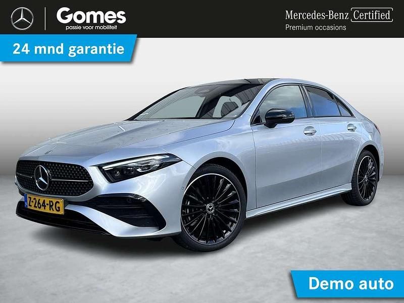 Zilver Gebruikt 2024 Mercedes A250 AMG line Sedan | € 44.950 - Afbeelding 1/4