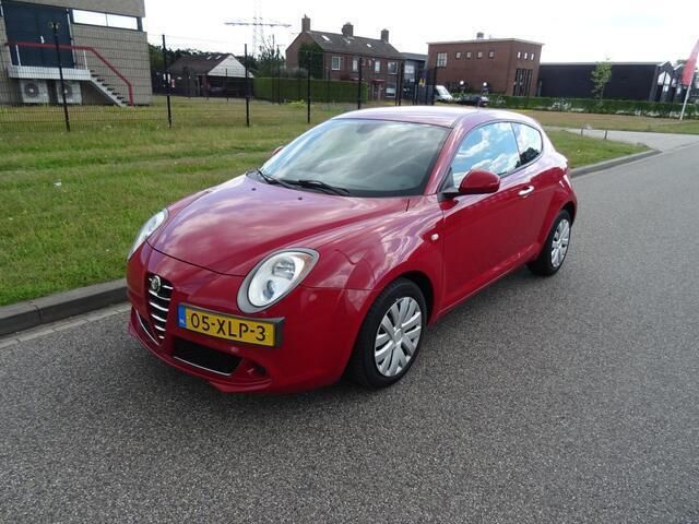 Rood Gebruikt 2012 Alfa Romeo MiTo Hatchback | € 3.495 (Eerlijke prijs) - Afbeelding 1/4