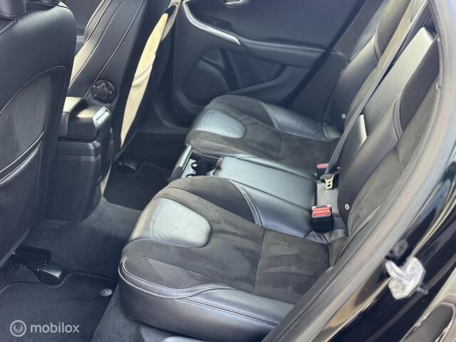 Occasion Volvo V40 R-Design 120 PK (88 kW) 2015 Zwart Stationwagen