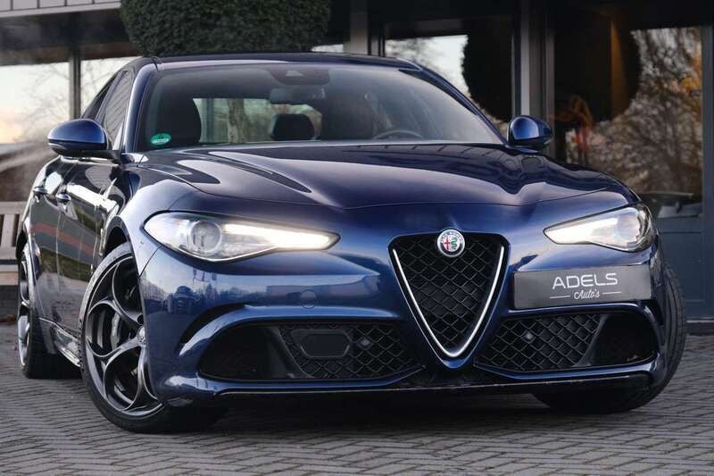 Blauw, metallic lak Gebruikt 2016 Alfa Romeo Giulia Quadrifoglio Sedan | € 51.995 (Eerlijke prijs) - Afbeelding 1/4