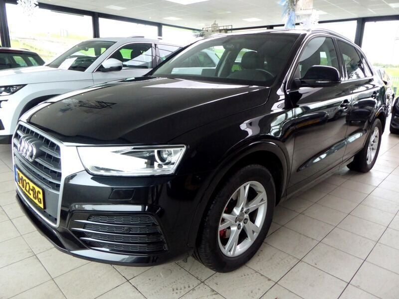 Zwart Gebruikt 2017 Audi Q3 SUV | € 19.750 (Eerlijke prijs) - Afbeelding 1/4
