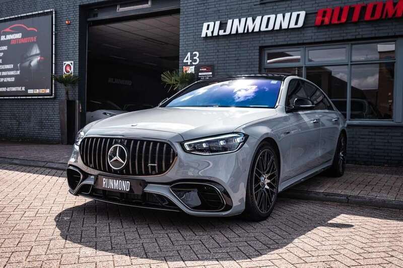 Grijs, metallic lak Gebruikt 2023 Mercedes S63 AMG AMG Sedan | € 259.995 - Afbeelding 1/4