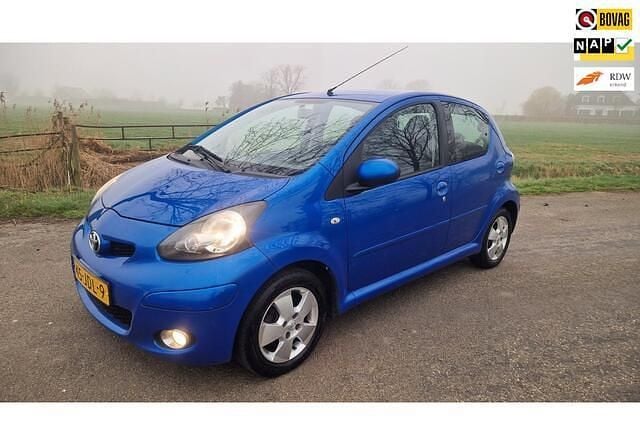 Occasion Toyota Aygo 68 PK (50 kW) 2009 Blauw Hatchback