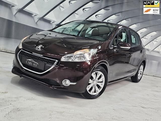Rood Gebruikt 2012 Peugeot 208 Envy Hatchback | € 5.899 (Eerlijke prijs) - Afbeelding 1/4