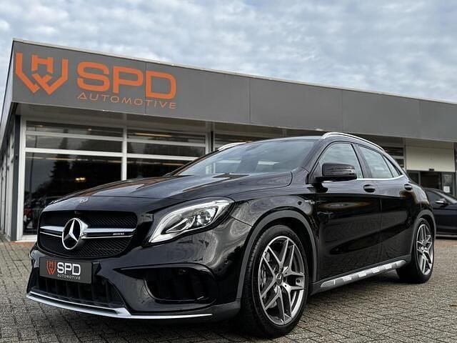 Zwart (metallic) Gebruikt 2017 Mercedes GLA45 AMG AMG SUV | € 28.800 (Goede deal) - Afbeelding 1/4