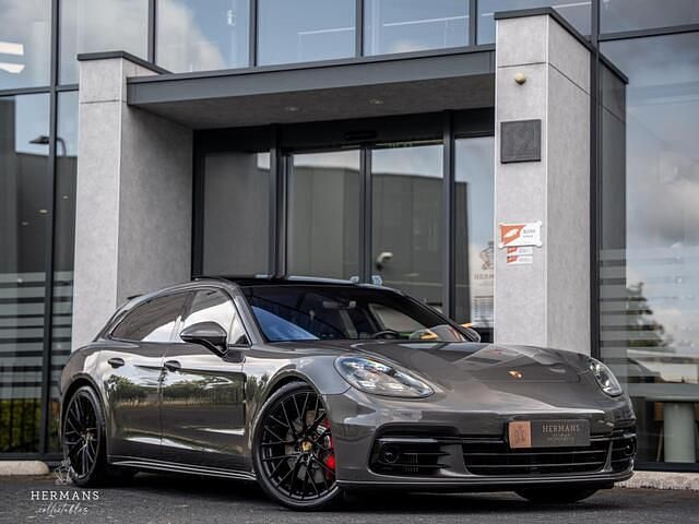 Grijs Gebruikt 2018 Porsche Panamera Sport Turismo Sedan | € 57.950 (Eerlijke prijs) - Afbeelding 1/4