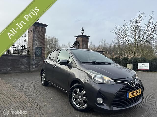 Bruin Occasion 2016 Toyota Yaris Business Edition Hatchback | € 9.999 (Goede deal) - Afbeelding 1/4