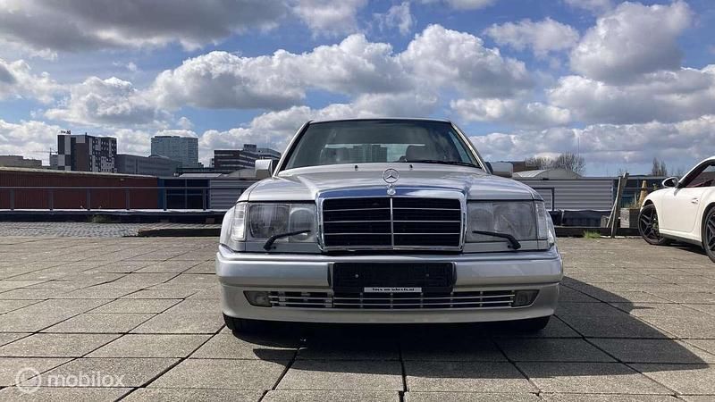 Occasion 1992 Mercedes E500 | € 49.000 - Afbeelding 1/4