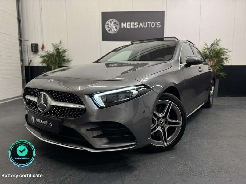 Grijs Gebruikt 2020 Mercedes A250 AMG Hatchback | € 29.950 (Eerlijke prijs) - Afbeelding 1/4